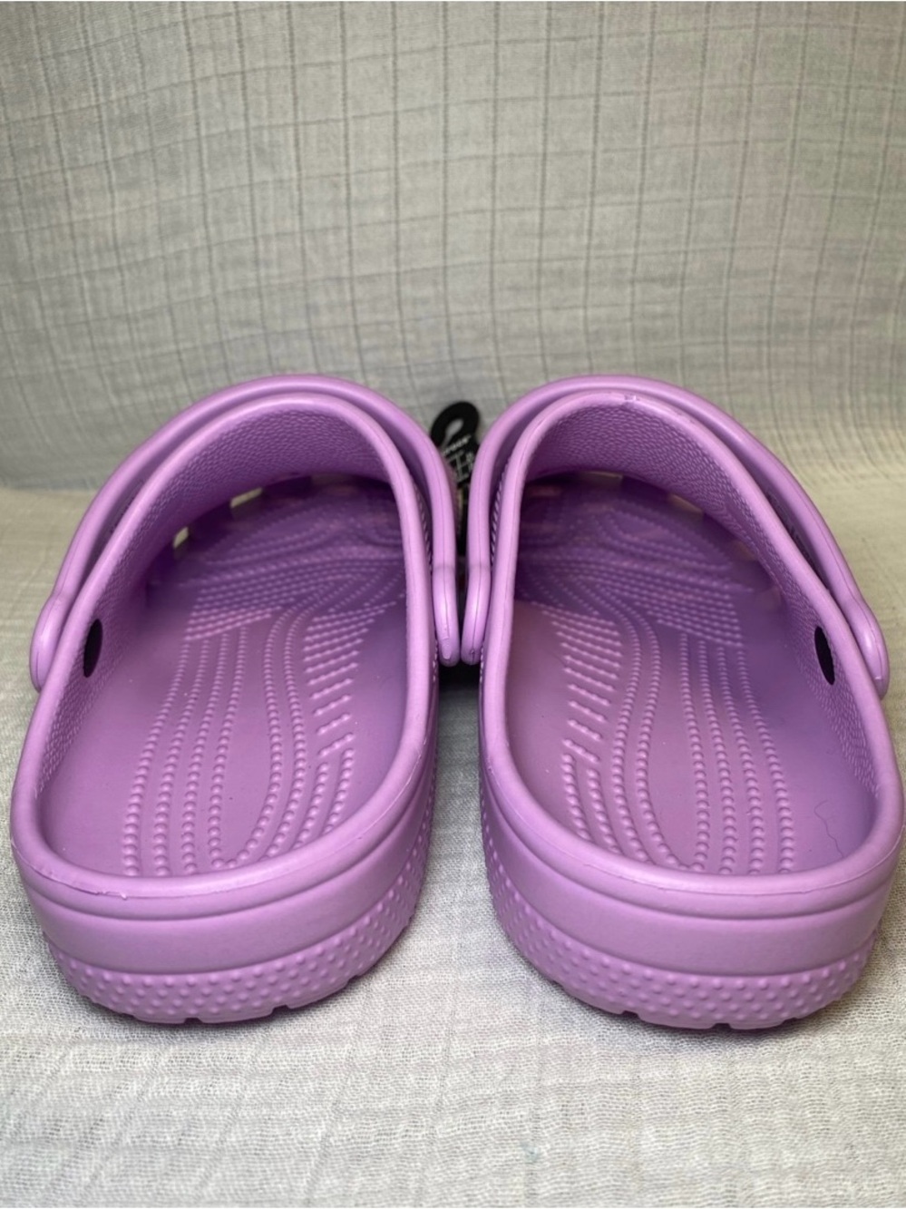 Classic Crocs - Picture 3 of 4